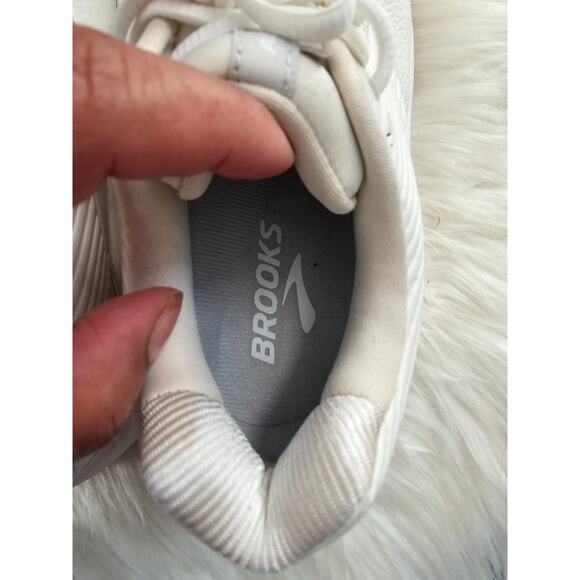 Brooks Addiction Walker 2  Women's White Walking 7.5 B - Picture 6 of 8